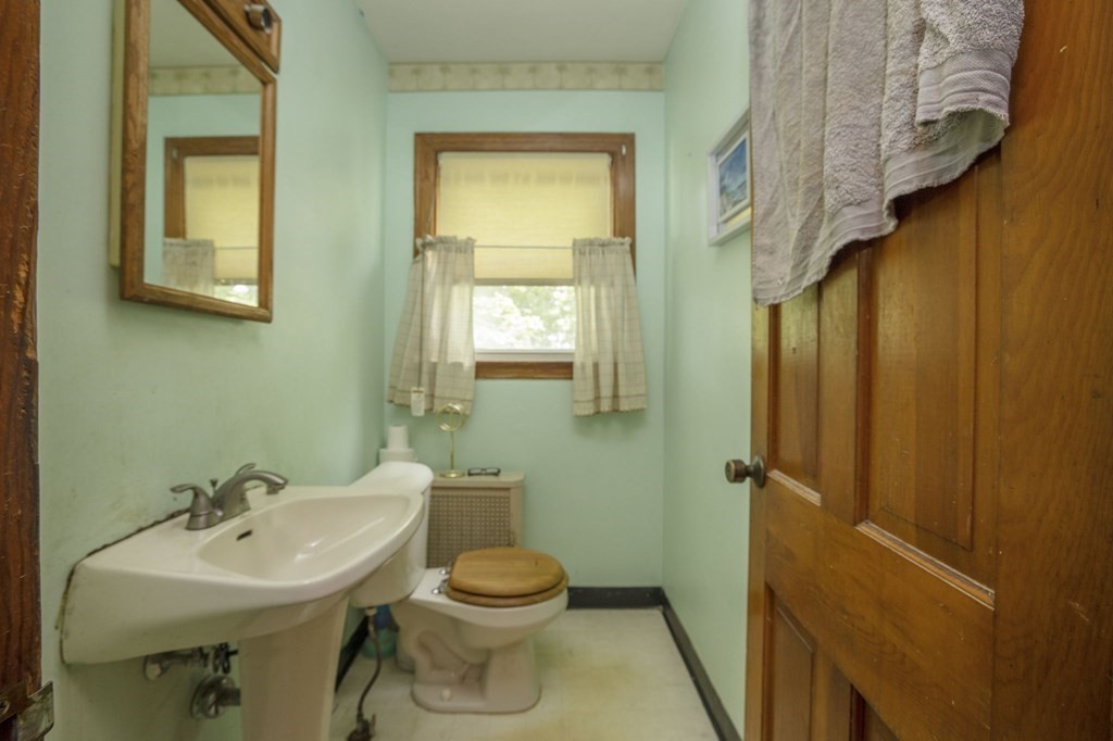 258 High Street Taunton, MA 02780 - Photo 9 of 30