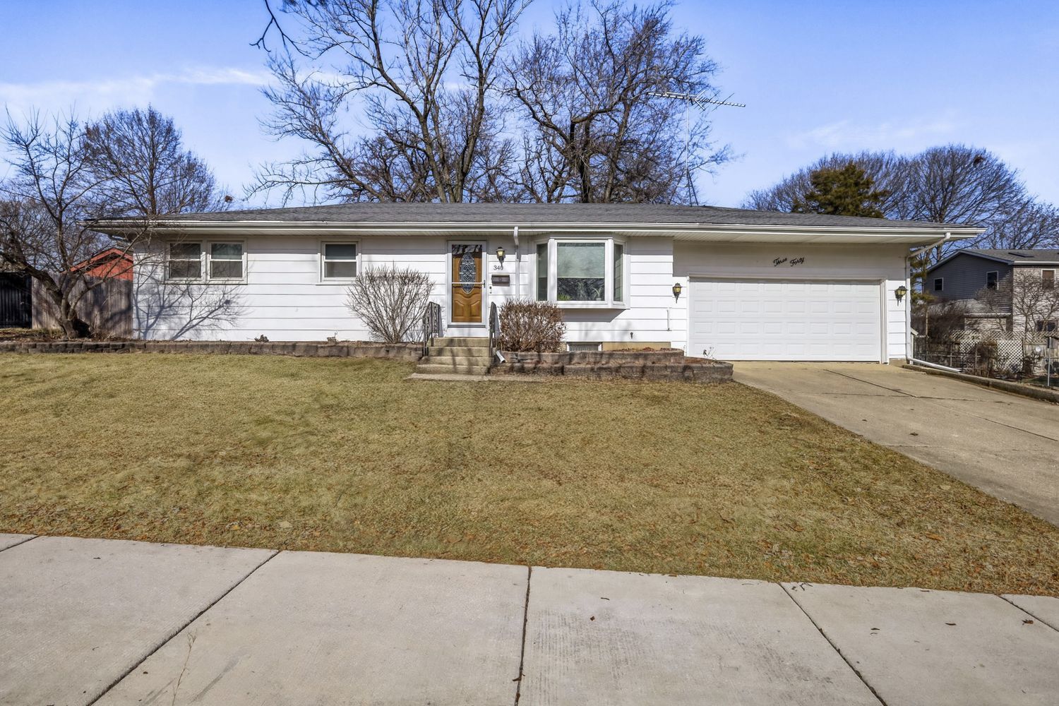 340 West Middle Street South Elgin, IL 60177 - Photo 1 of 28 front view of house with a yard