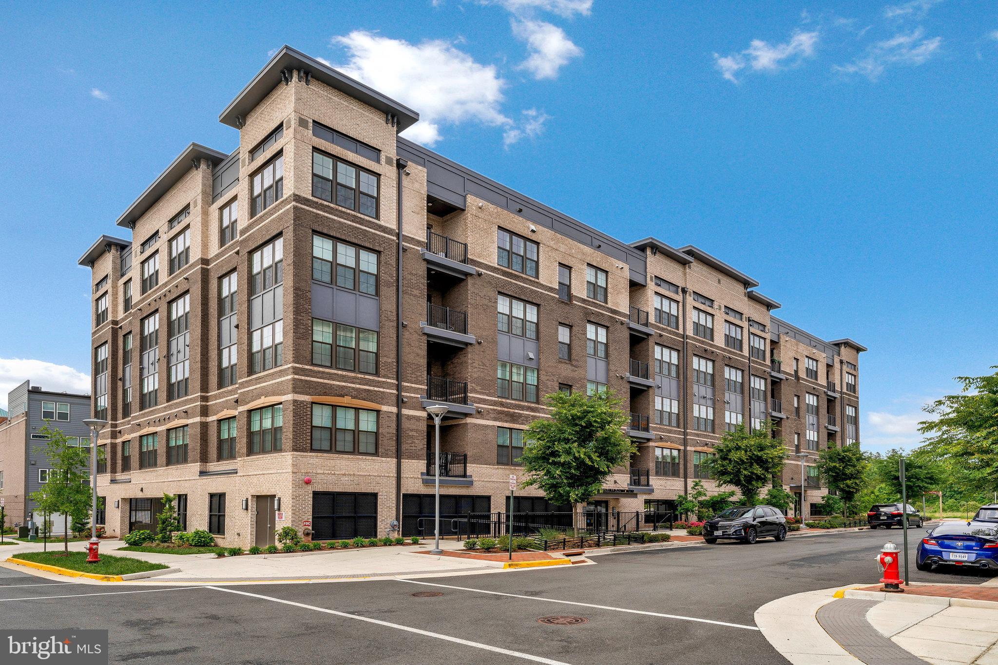 2320 Field Point Road, Unit 4405 Herndon, VA 20171 - Photo 1 of 32 Elevator Building