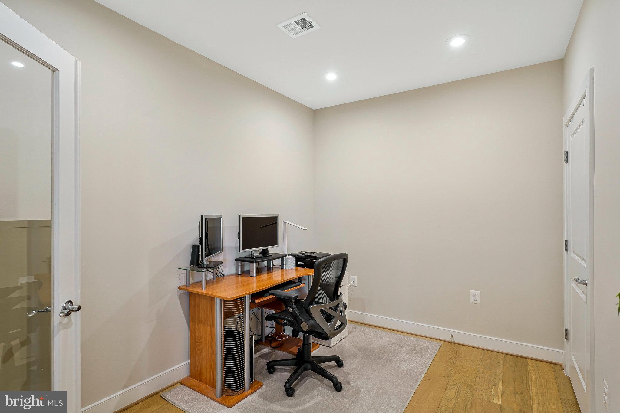 2320 Field Point Road, Unit 4405 Herndon, VA 20171 - Photo 14 of 32 Dedicated office/den