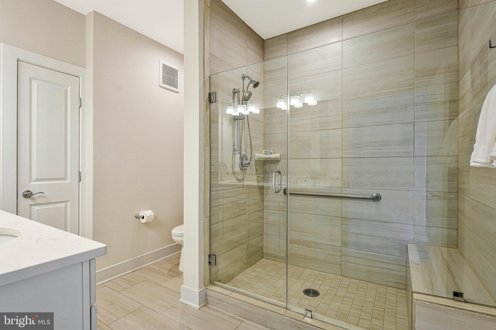 2320 Field Point Road, Unit 4405 Herndon, VA 20171 - Photo 18 of 32 Gracious walk in shower
