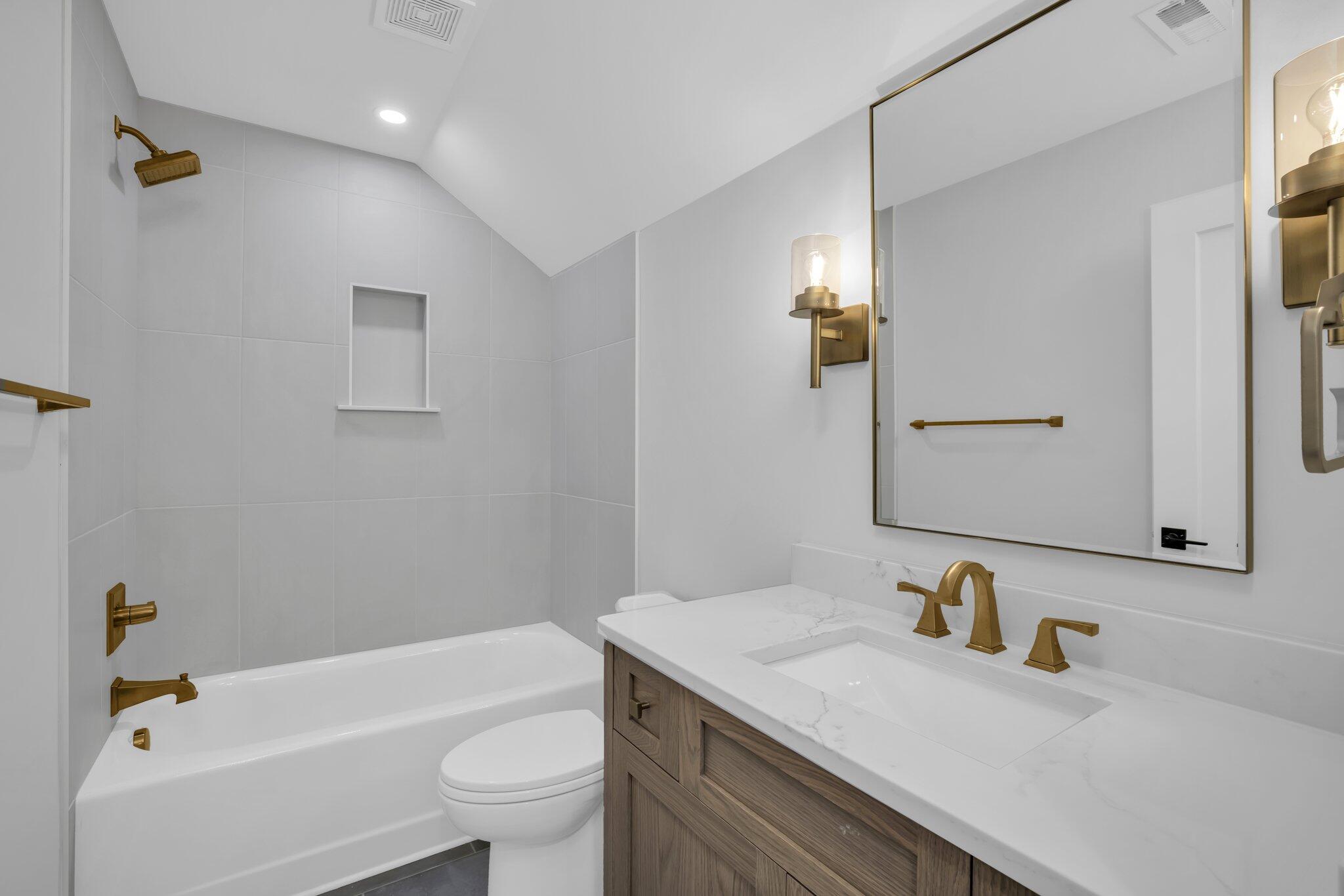 1274 London Wds Way, Unit 34 Apison, TN 37302 - Photo 22 of 31 Upstairs additional bath