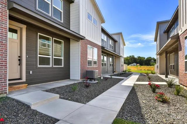 $335,000 | 2906 Nieve Lane, Caldwell, ID 83605