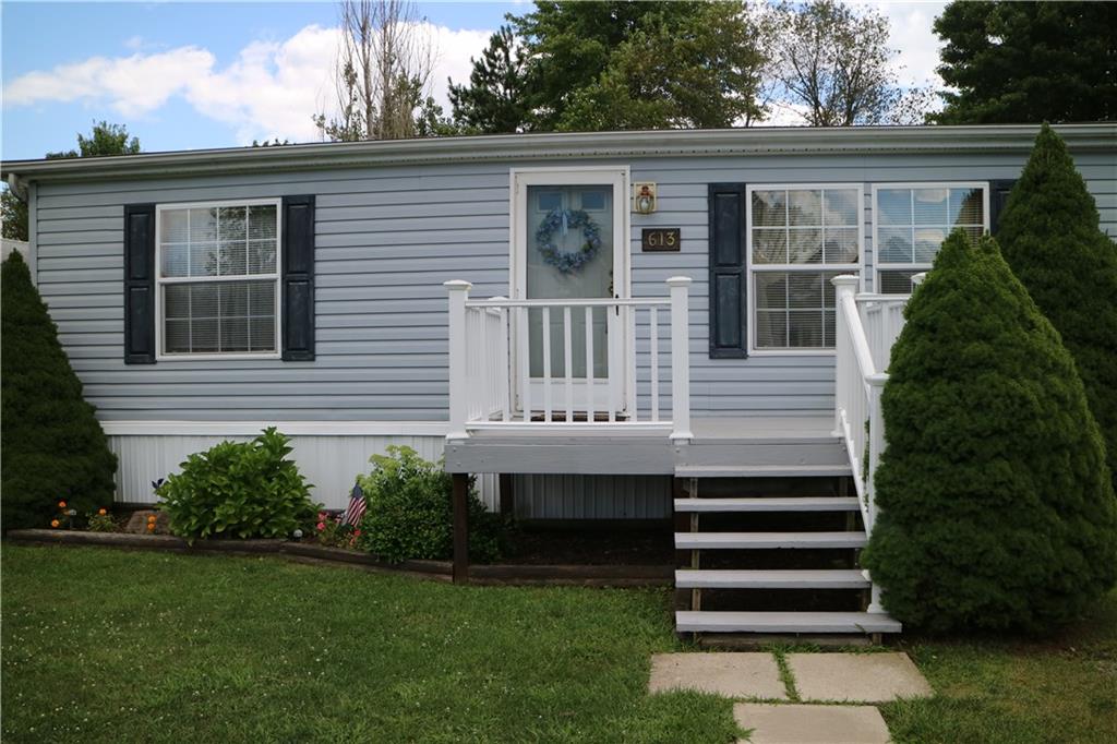 613 Deana Way Rochester, PA 15074 - Photo 2 of 20