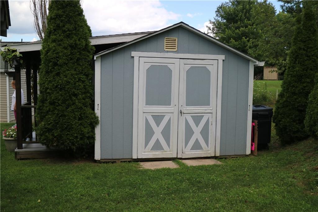 613 Deana Way Rochester, PA 15074 - Photo 7 of 20