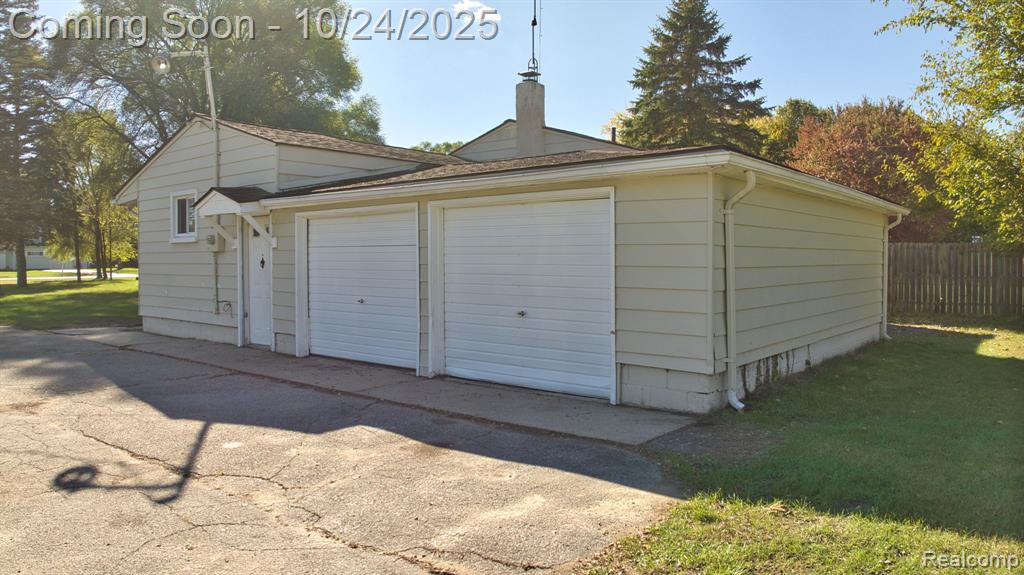 3299 East Pierson Road Flint, MI 48506 - Photo 4 of 29 Gallery Image 4