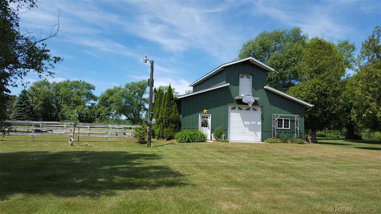 2277 North Lakeshore Road Carsonville, MI 48419 - Photo 22 of 25 31347379-21.JPG