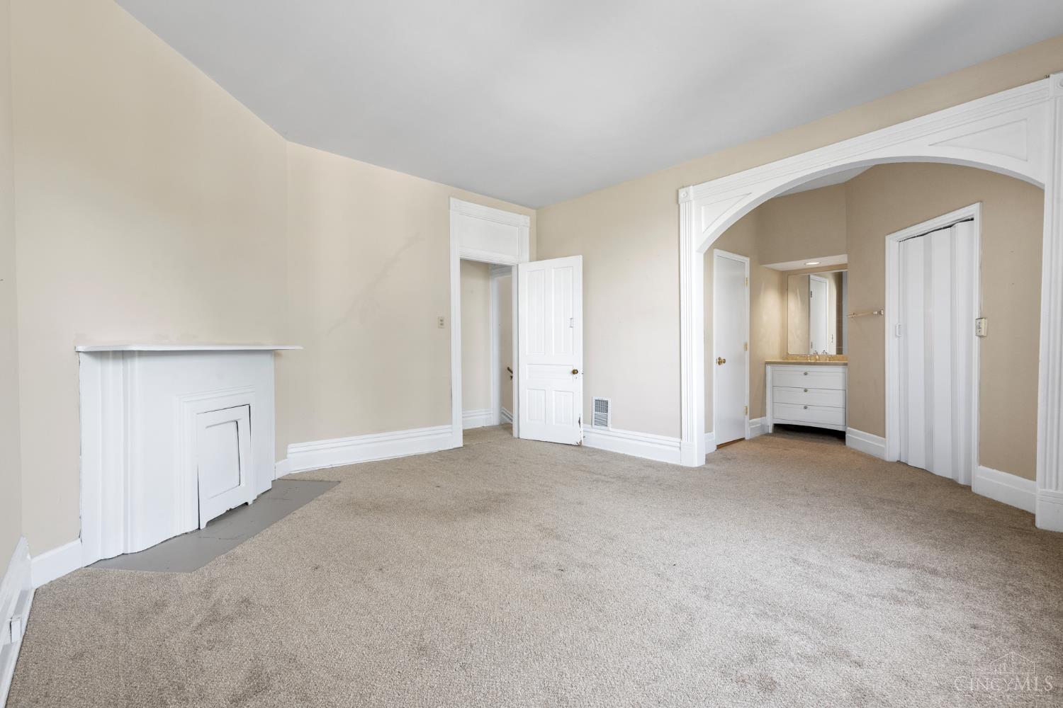 1 Moyer Place Cincinnati, OH 45226 - Photo 23 of 35