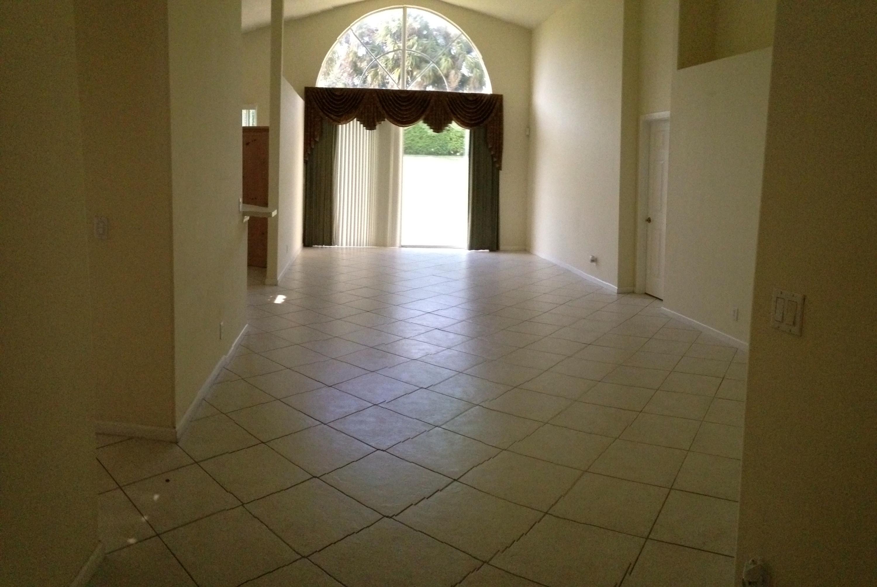 11121 Laurel Walk Road Wellington, FL 33449 - Photo 5 of 7 Family room