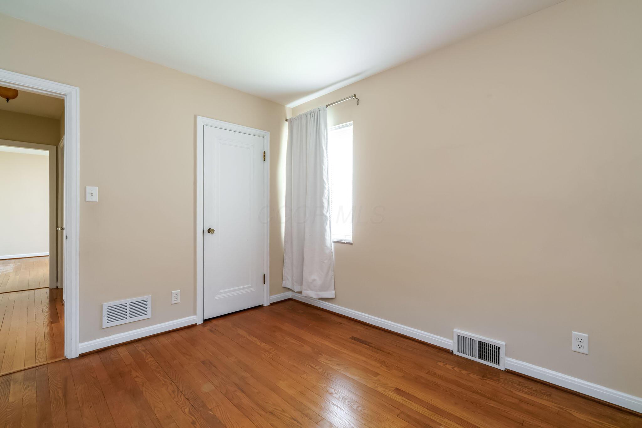 908 Vernon Road Columbus, OH 43209 - Photo 20 of 36 Bedroom 1