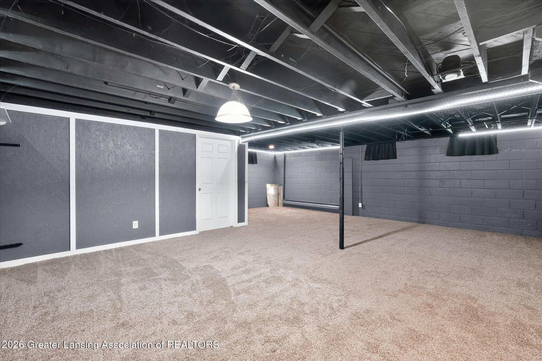 1434 Petts Road Fenton, MI 48430 - Photo 44 of 74 Lower Levell Family Room