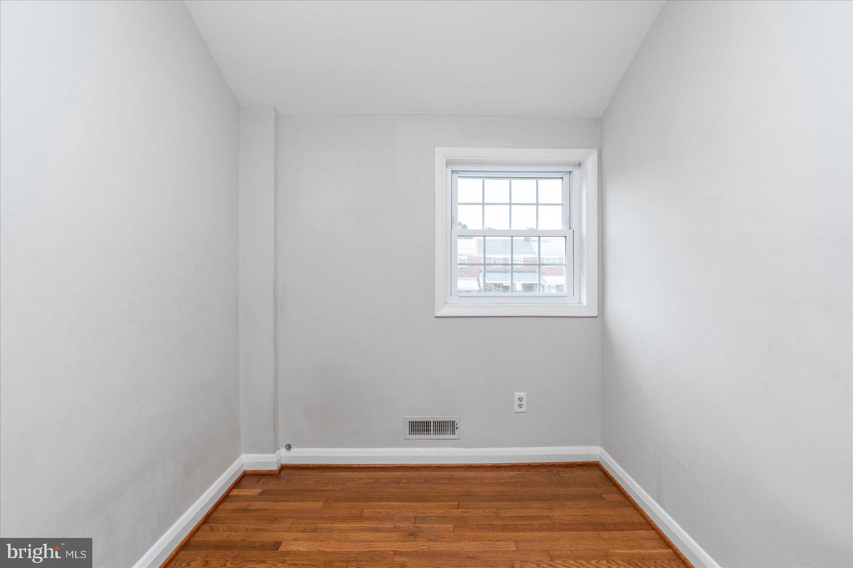 8070 Wallace Road Baltimore, MD 21222 - Photo 22 of 33