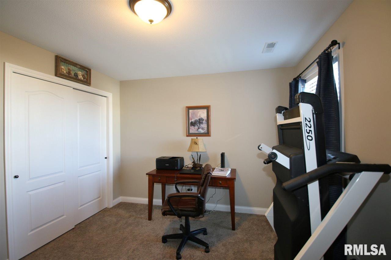 726 Drake Lane Washington, IL 61571 - Photo 17 of 28 Gallery Image 17