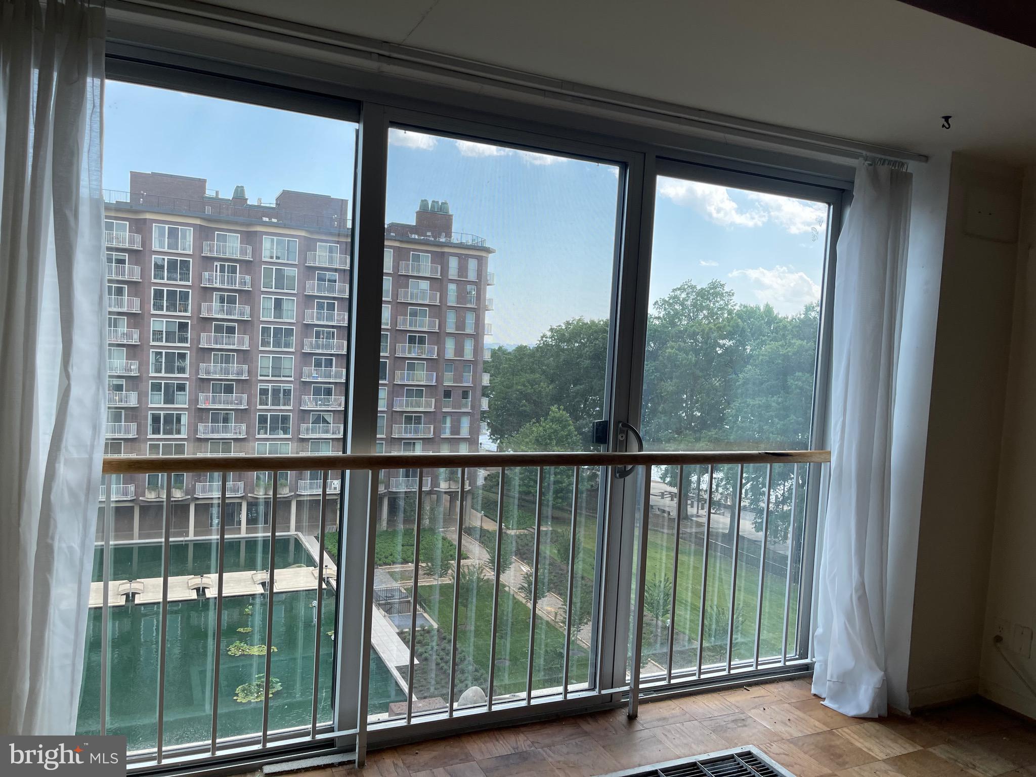 560 N Street Southwest, Unit N606 Washington, DC 20024 - Photo 5 of 33
