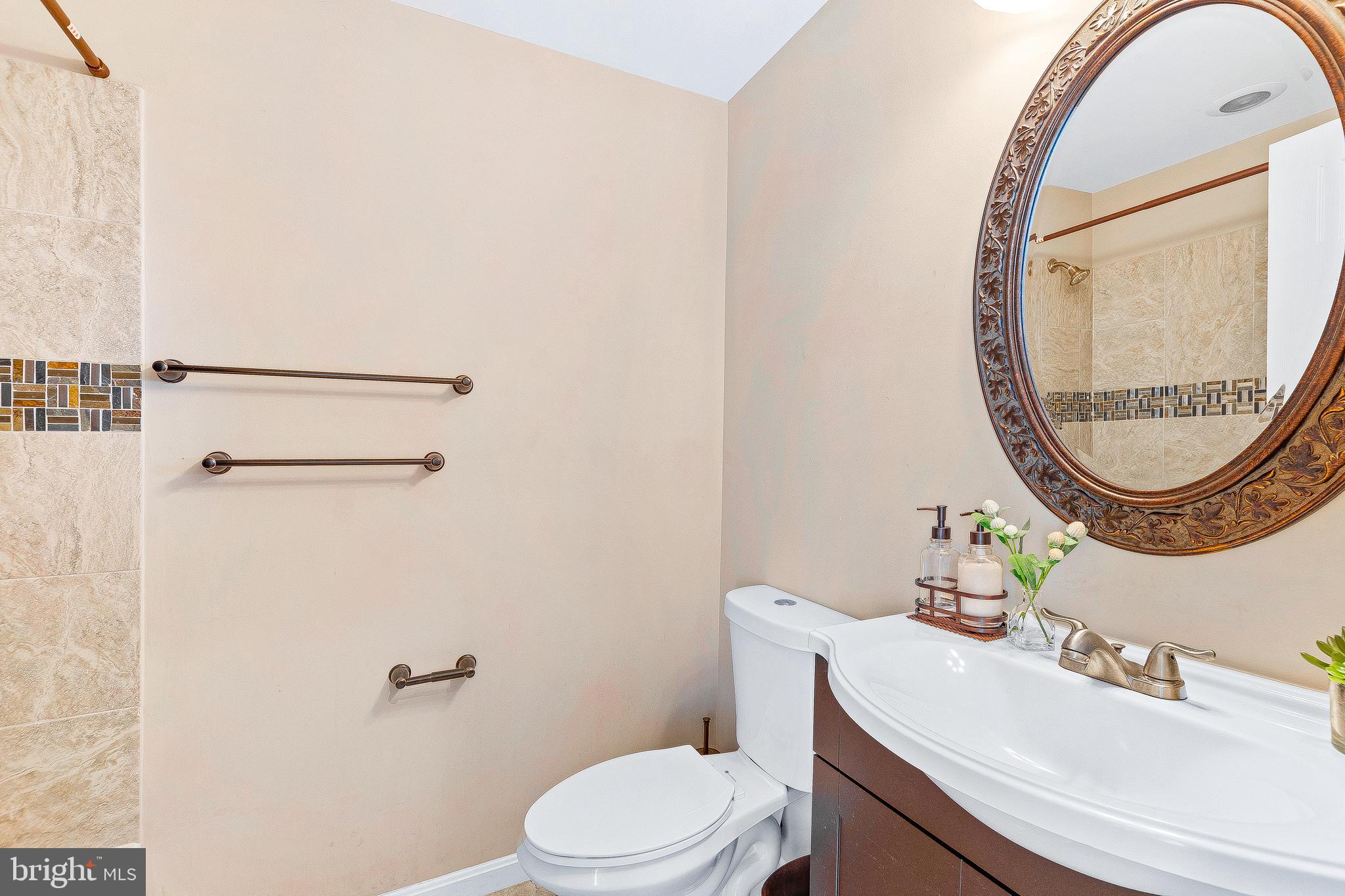2663 Solomons Island Road Edgewater, MD 21037 - Photo 28 of 36 Hall Bathroom