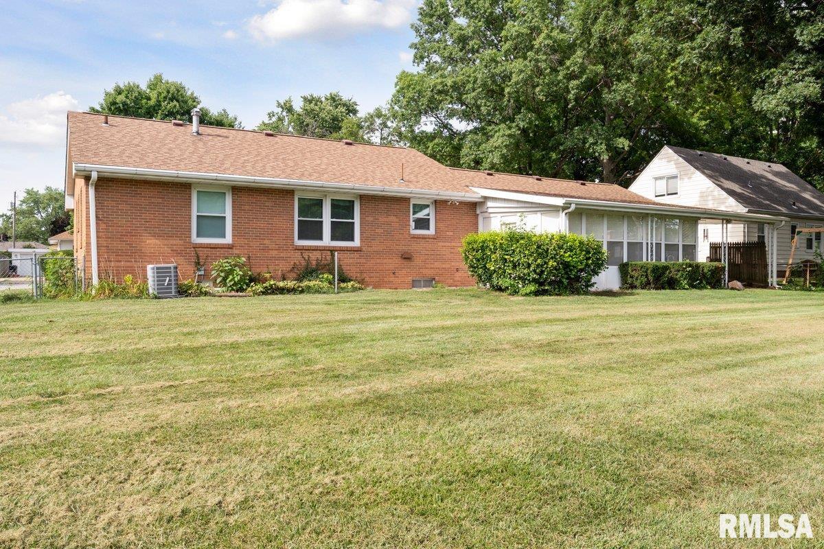 1906 East Hood Street Springfield, IL 62703 - Photo 29 of 36