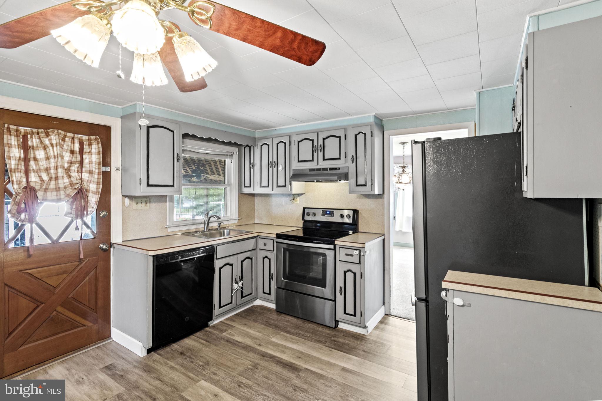 3803 Bethel Road Marcus Hook, PA 19061 - Photo 18 of 34 Kitchen