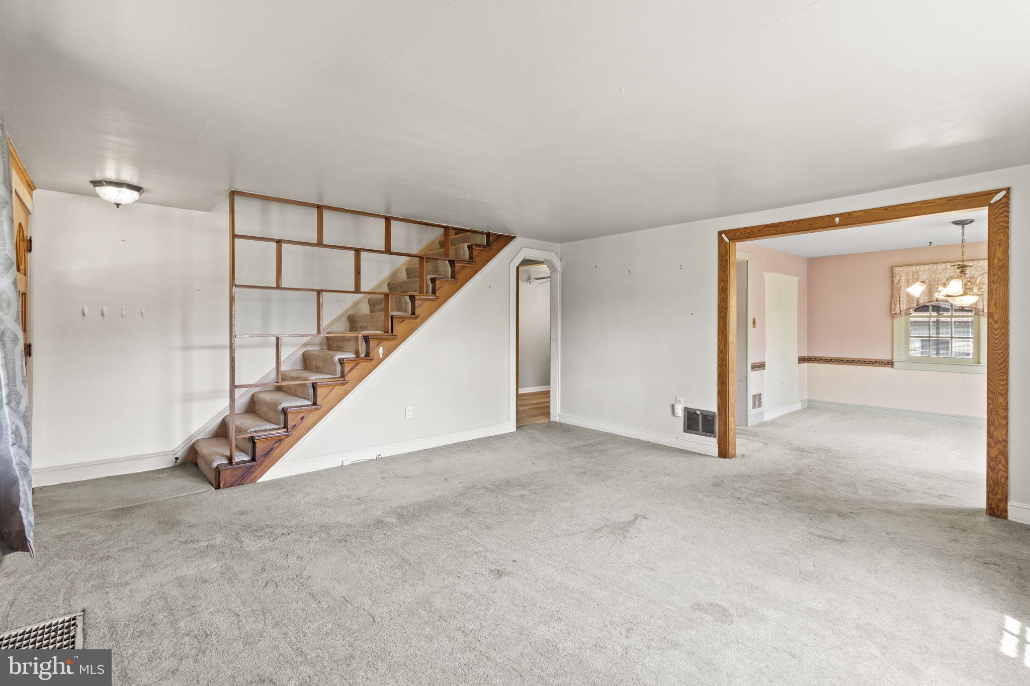 3803 Bethel Road Marcus Hook, PA 19061 - Photo 7 of 34 Spacious Living Room