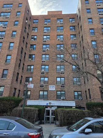 $120,000 | 2835 Webb Avenue, Unit 7J | Kingsbridge Heights