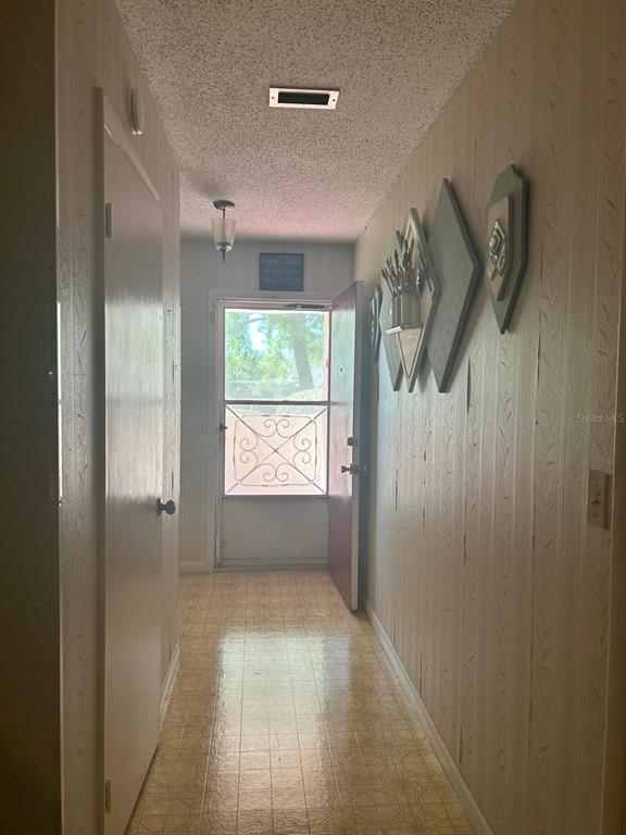 568 Silver Course Loop Ocala, FL 34472 - Photo 3 of 26