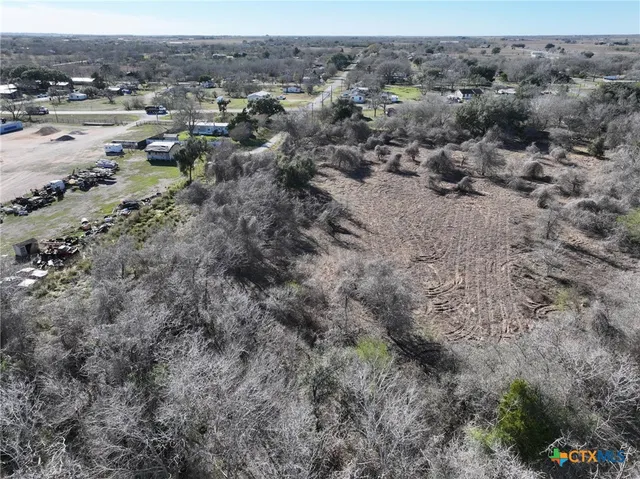 a view of a dry field