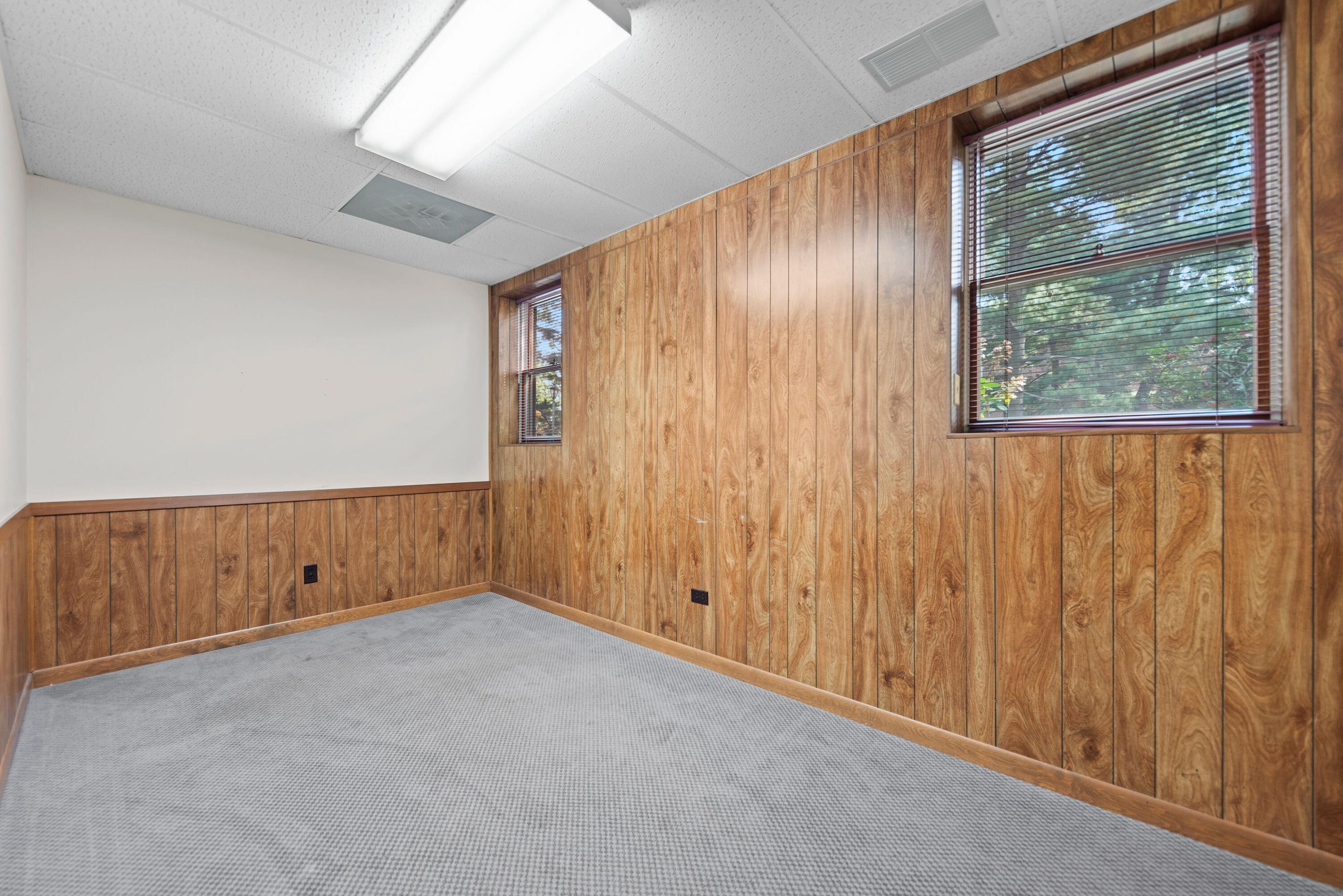 1908 Ridge Road Munster, IN 46321 - Photo 36 of 39 an empty room with curtain