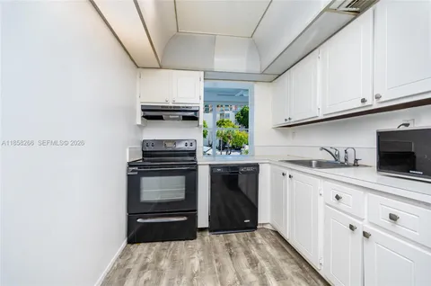 $260,000 | 17570 Atlantic Boulevard, Unit 318, Sunny Isles Beach, FL 33160