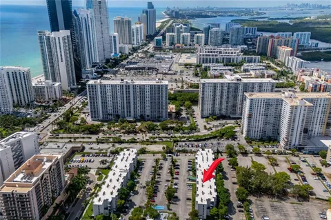 $260,000 | 17570 Atlantic Boulevard, Unit 318, Sunny Isles Beach, FL 33160