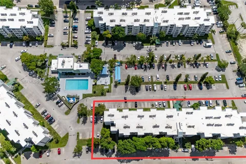 $260,000 | 17570 Atlantic Boulevard, Unit 318, Sunny Isles Beach, FL 33160