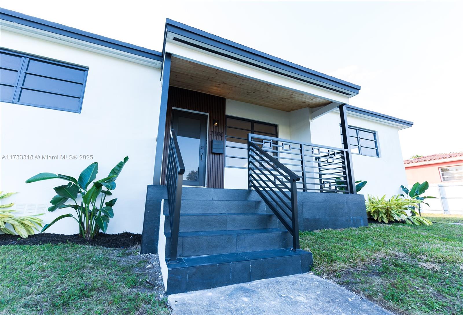 Westchester Miami, FL 33155 - Photo 6 of 17 a view of entryway with a garden