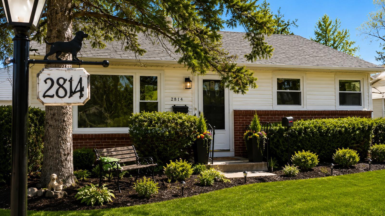 2814 Cardinal Drive Rolling Meadows, IL 60008 - Photo 2 of 48