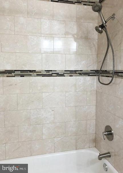 808 Hilltop Road Cinnaminson, NJ 08077 - Photo 19 of 20 Main Bathroom