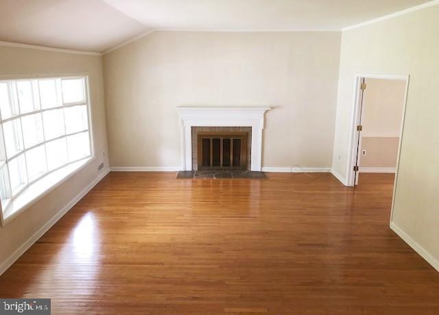 808 Hilltop Road Cinnaminson, NJ 08077 - Photo 3 of 20 Living Room