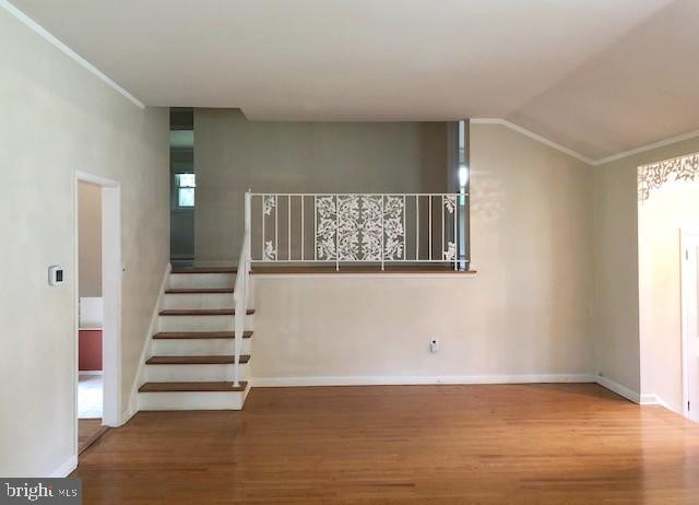 808 Hilltop Road Cinnaminson, NJ 08077 - Photo 4 of 20 Living Room view to Upper Landing
