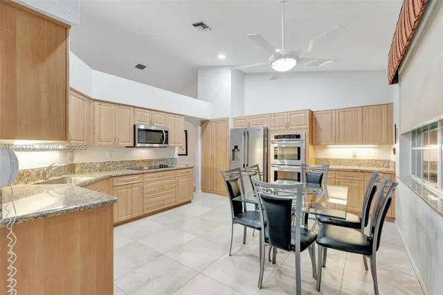 $420,000 | 12442 Northwest 10th Court, Unit C14, Coral Springs, FL 33071