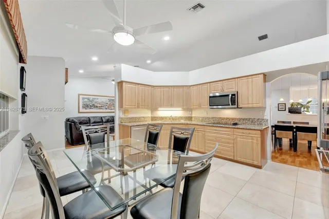 $420,000 | 12442 Northwest 10th Court, Unit C14, Coral Springs, FL 33071