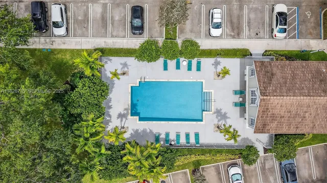 $420,000 | 12442 Northwest 10th Court, Unit C14, Coral Springs, FL 33071