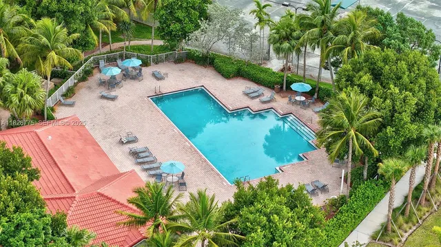 $420,000 | 12442 Northwest 10th Court, Unit C14, Coral Springs, FL 33071