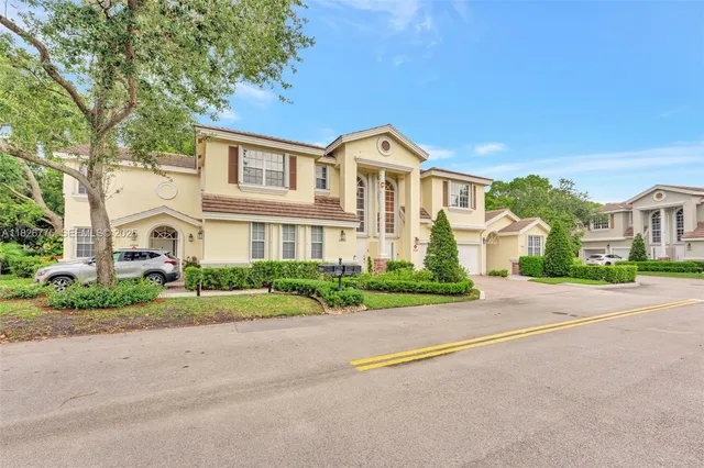 $420,000 | 12442 Northwest 10th Court, Unit C14, Coral Springs, FL 33071