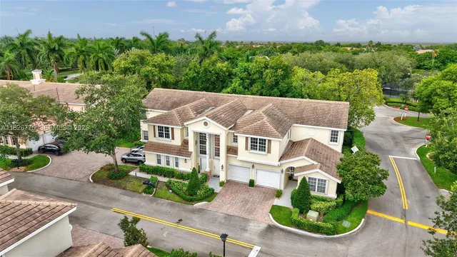 $420,000 | 12442 Northwest 10th Court, Unit C14, Coral Springs, FL 33071