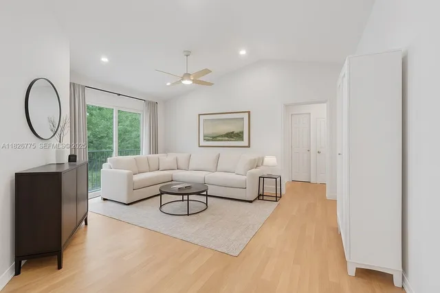 $420,000 | 12442 Northwest 10th Court, Unit C14, Coral Springs, FL 33071