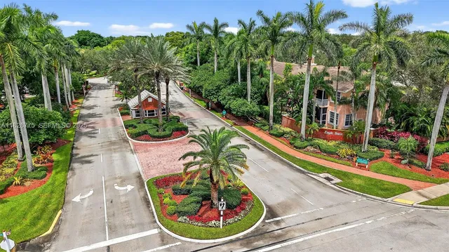 $420,000 | 12442 Northwest 10th Court, Unit C14, Coral Springs, FL 33071