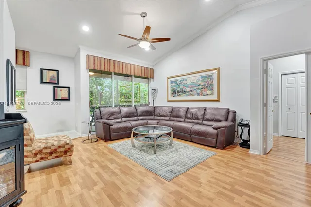 $420,000 | 12442 Northwest 10th Court, Unit C14, Coral Springs, FL 33071