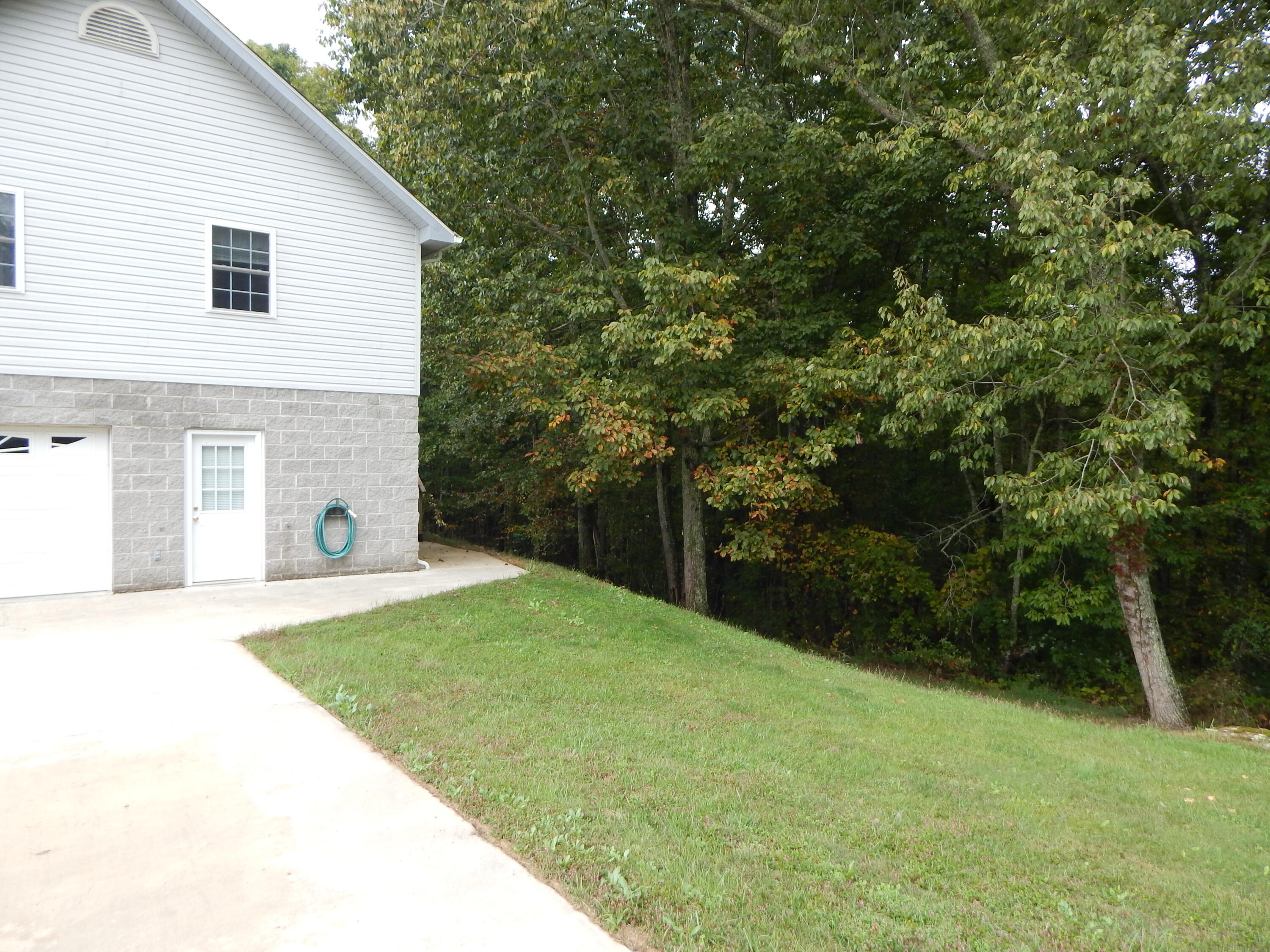 1261 Potter Road Crossville, TN 38571 - Photo 5 of 37 DSCN6052