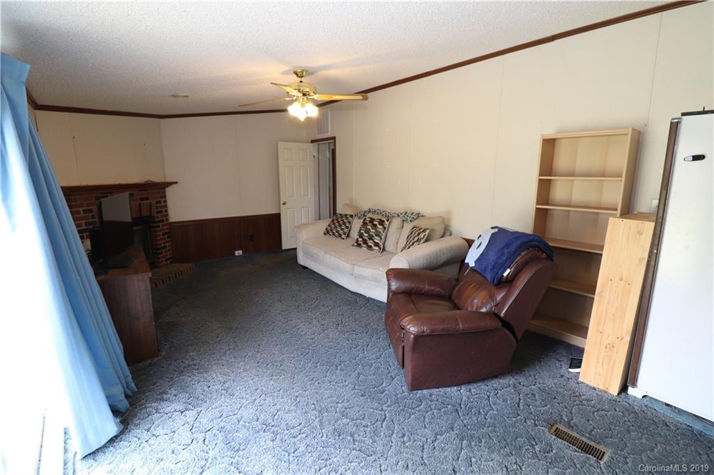 107 Cooks Lake Road Gastonia, NC 28056 - Photo 4 of 28