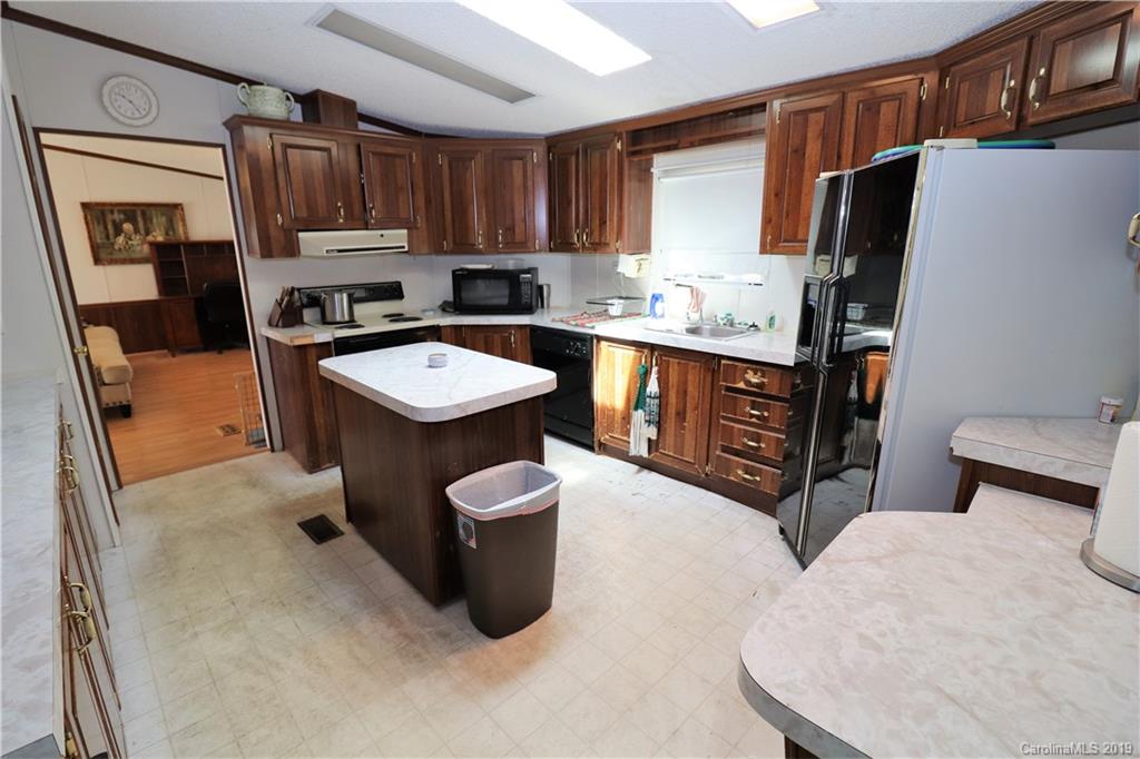 107 Cooks Lake Road Gastonia, NC 28056 - Photo 7 of 28
