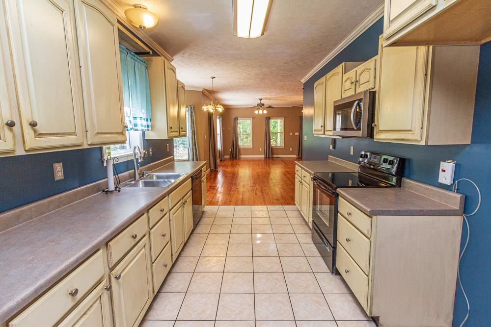 4200 Pleasant Site Road Selmer, TN 38375 - Photo 8 of 23 Gallery Image 8