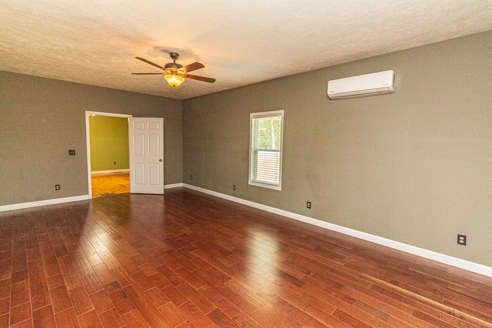 4200 Pleasant Site Road Selmer, TN 38375 - Photo 10 of 23 Gallery Image 10