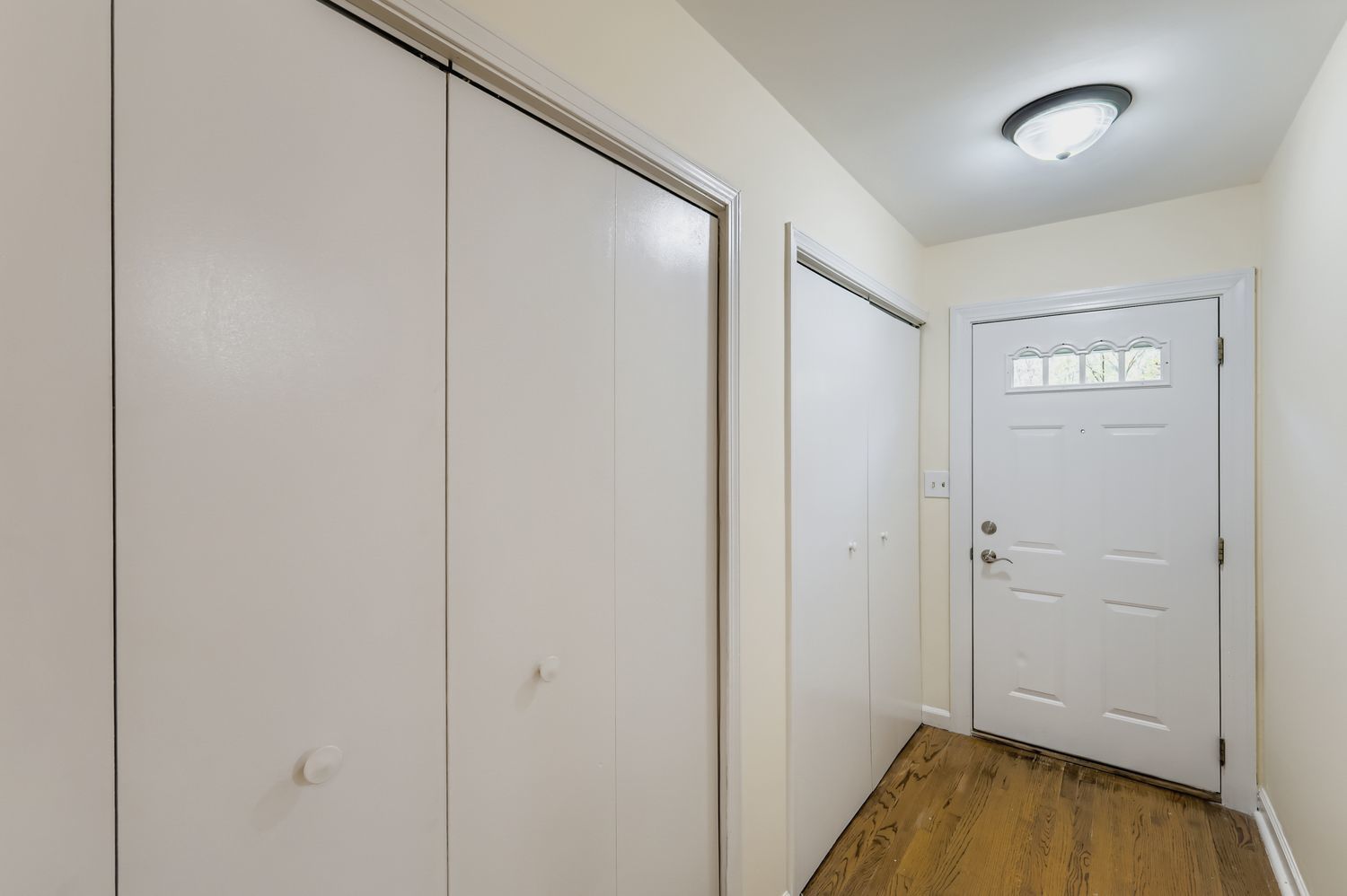 115 West Helen Road Palatine, IL 60067 - Photo 4 of 19 a view of bathroom with hardwood floor