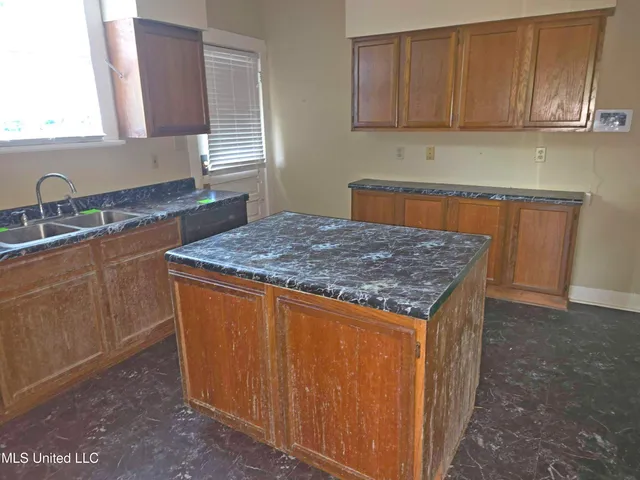 $99,000 | 155 West 2nd Street, Clarksdale, MS 38614